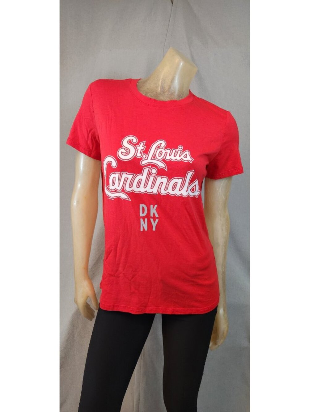 DKNY Sport MLB St Louis Cardinals Red Crew Nck Cap Slv T Shirt Top MEDIUM USED